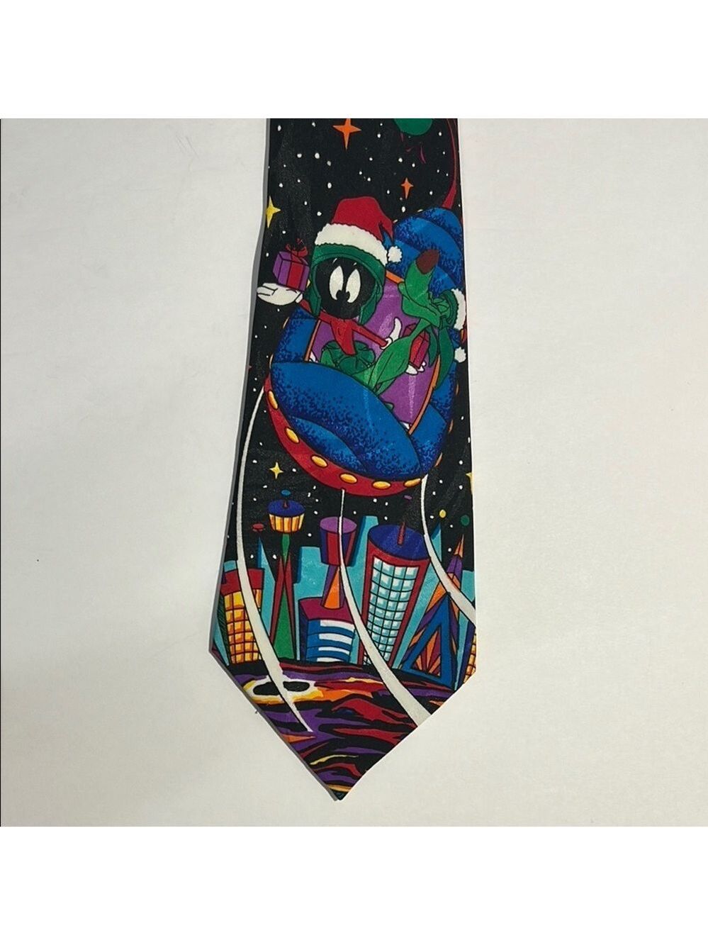 Looney Tunes Mania 1993 Colorful Cartoon Character Necktie.